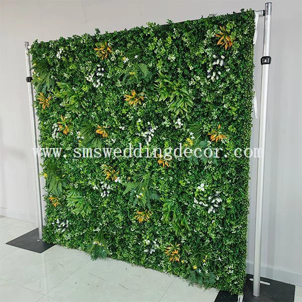 grass wall with balloon garland