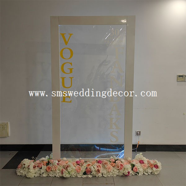 photo magazine booth